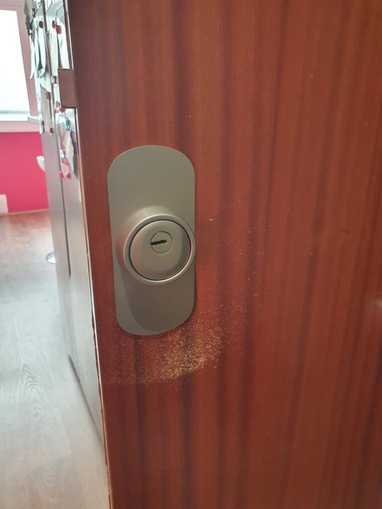 Apertura de puertas Abengibre