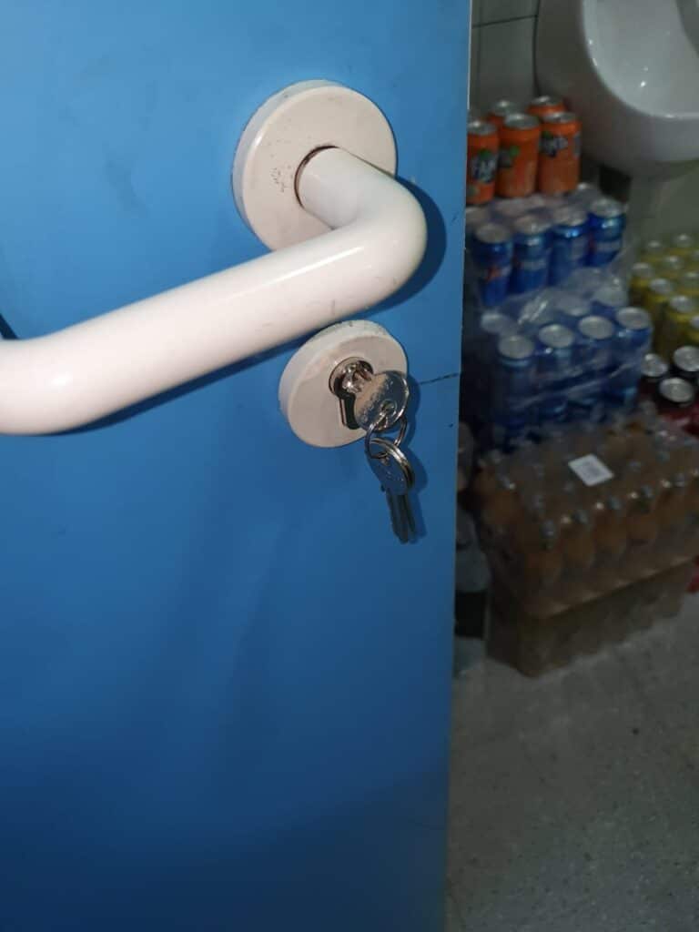 Apertura de puertas Casa Cañete