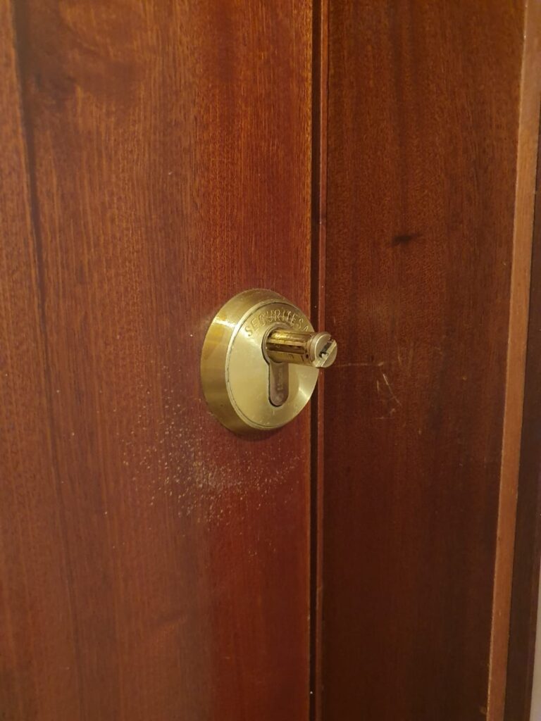 Apertura de puertas Casa Capitán